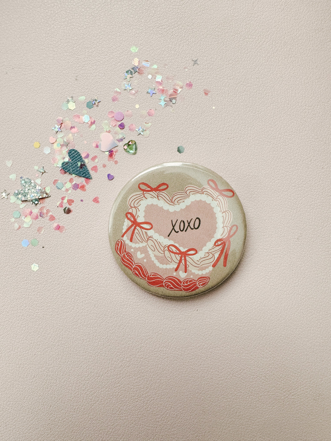 Bow Cake Button Pin